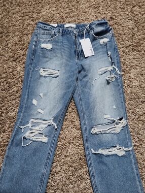 Vervet-Distressed Women's Blue Jeans -